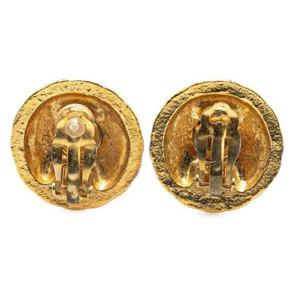 CHANEL CC Logos Round Clip-On Earrings Gold Tone Auth w/Box #94925 - Picture 2 of 3